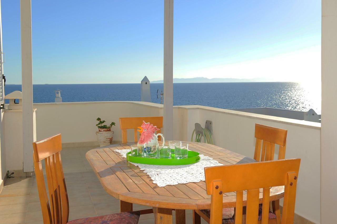 Villa Petros Mégas Yialós-Nítes Exteriör bild